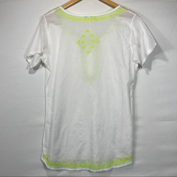 Subtle Luxury White and Green Boyfriend Shirt - Picture 3 of 12